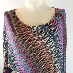 Zig Zag Pattern Poly / Rayon Asymmetrical Sleeve S